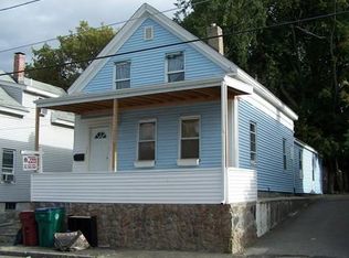 32 Marshall St, Lowell, MA 01851
