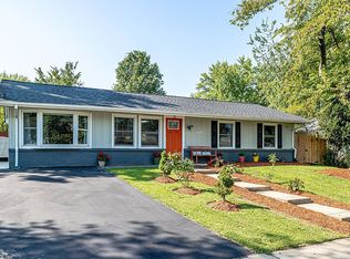 604 E Poplar Rd, Sterling, VA 20164