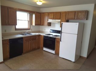 210 Stonewall Court, Nappanee, IN 46550