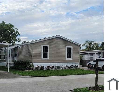 5th image of 380 NW 135th Way #B