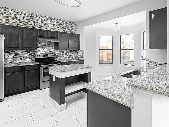 2nd image of 505 Park View Ave