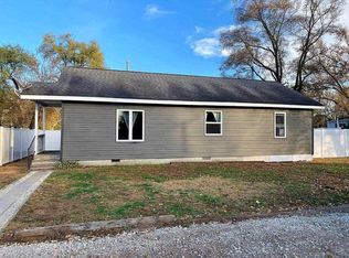 403 N Roosevelt Rd, Knox, IN 46534