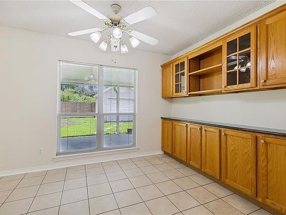 5th image of 3127 Meadow Lake Rd