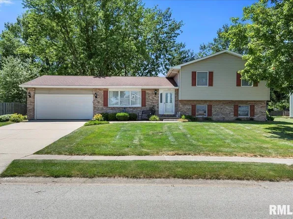 113 Crown Point Dr, Sherman, IL 62684