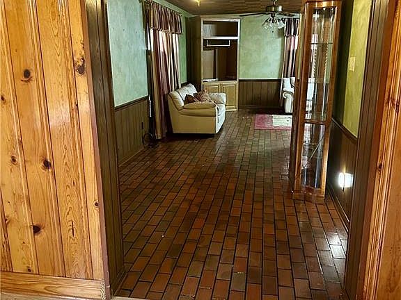 3rd image of 147 Broussard Dr