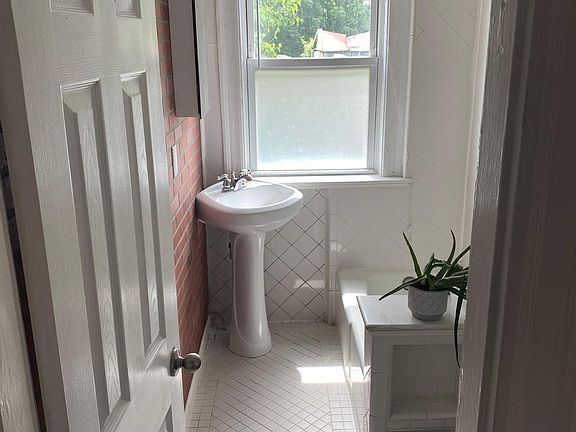 5th image of 20 Perkins St Floor 1R-1