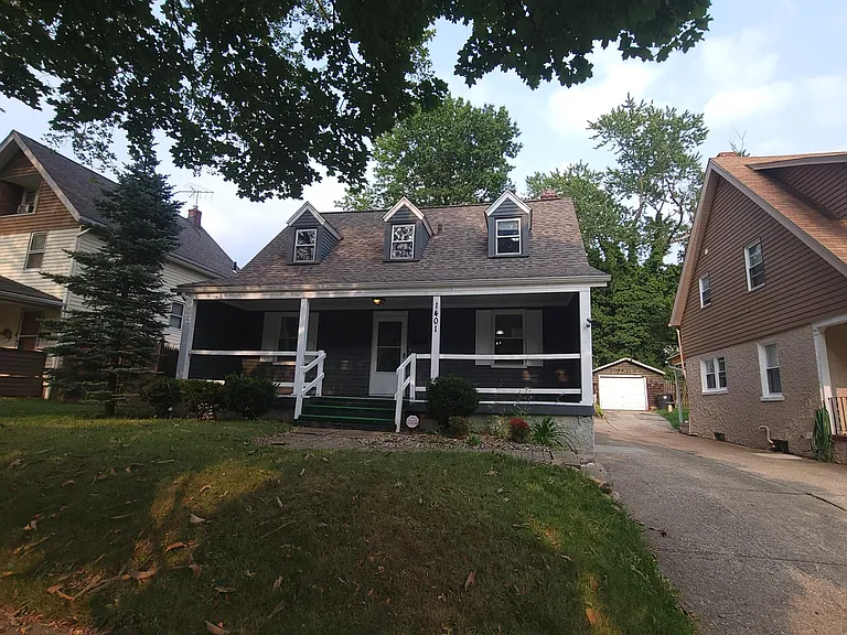 1401 Grant St — Photo 28