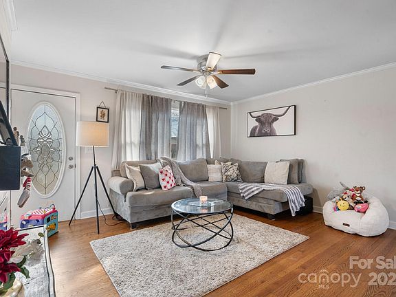 5th image of 4117 Hill Pl