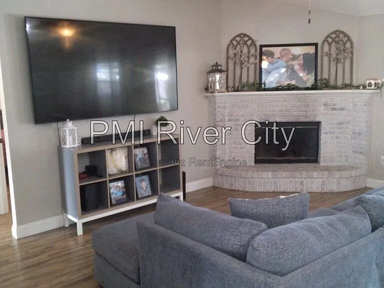 2320 Locustwood Ct — Photo 21