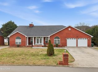 1849 River Vista Cir, Sevierville, TN 37876
