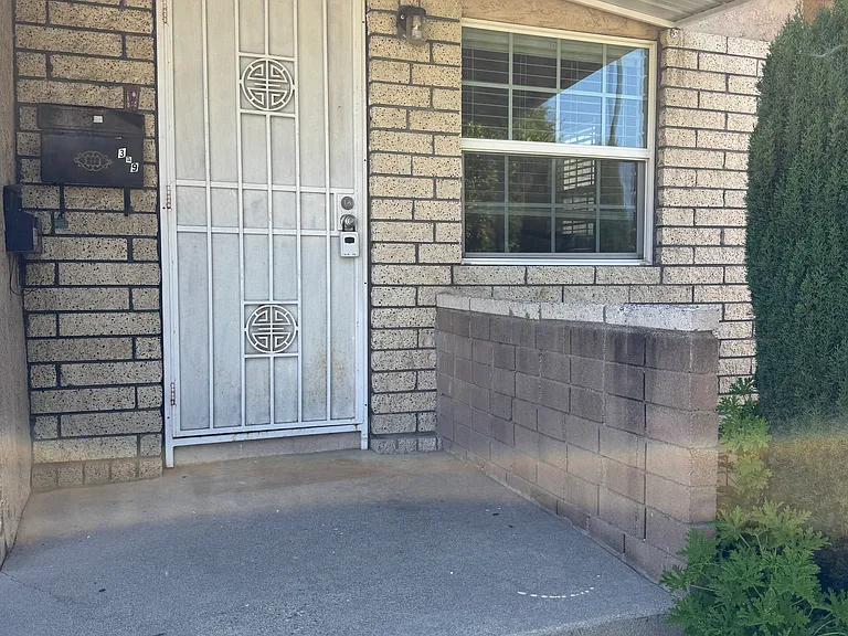 329 S Hidalgo Ave — Photo 2