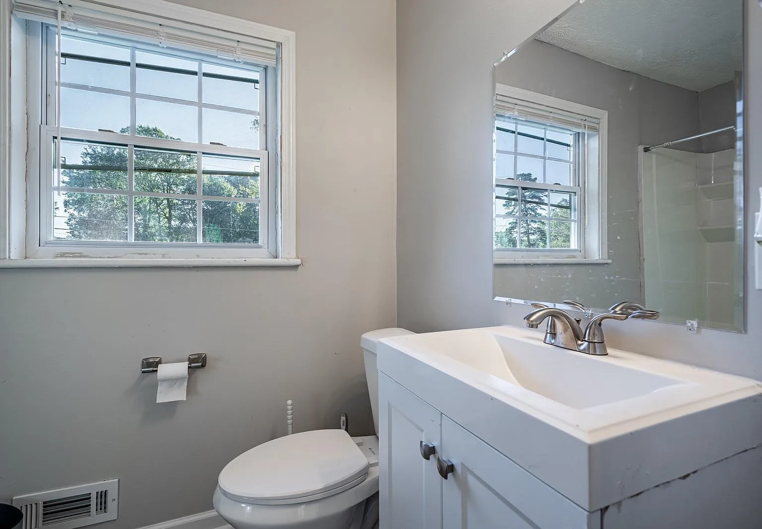 4 bed, 3.0 bath, 1734 sqft, $667 — Photo 4