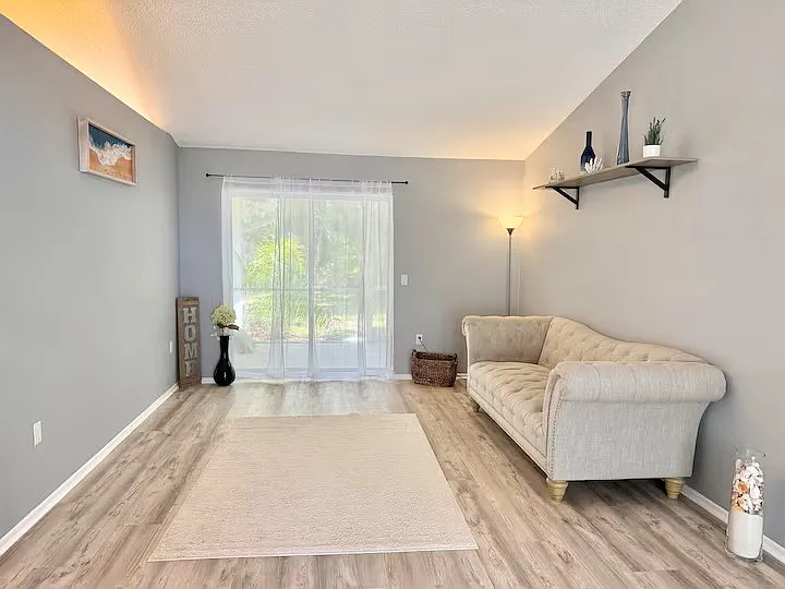 3 bed, 1872 sqft, $2,800 — Photo 2