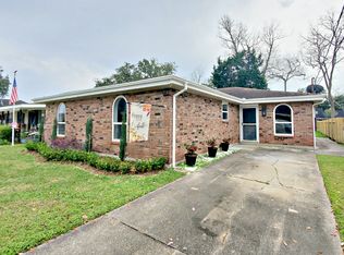 117 Melvyn Dr, Belle Chasse, LA 70037