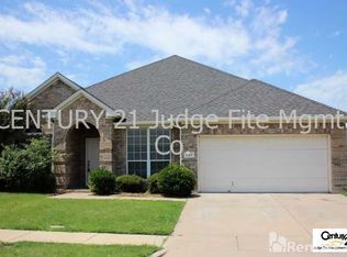 707 Crownpoint Ct, Arlington, TX 76002