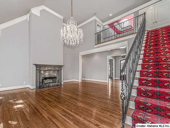 3rd image of 5139 Lake Crest Cir