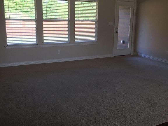 2nd image of 3204 N Haven Dr