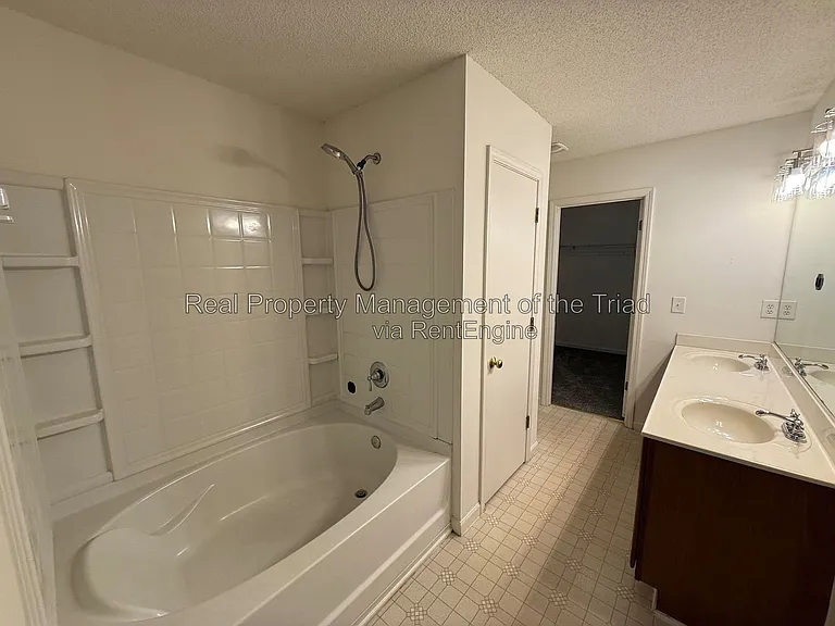 809 Topsail Dr — Photo 10