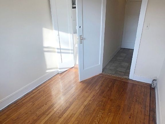 5th image of 32-37 32nd St #2