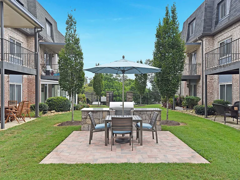 Experience the serenity of a charming courtyard, perfect for relaxation and outdoor gatherings.