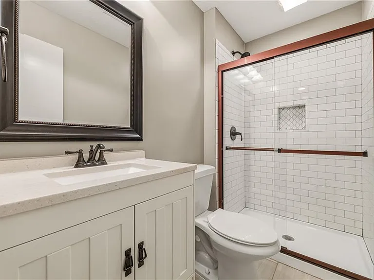 1225 E Cothrell St — Photo 9