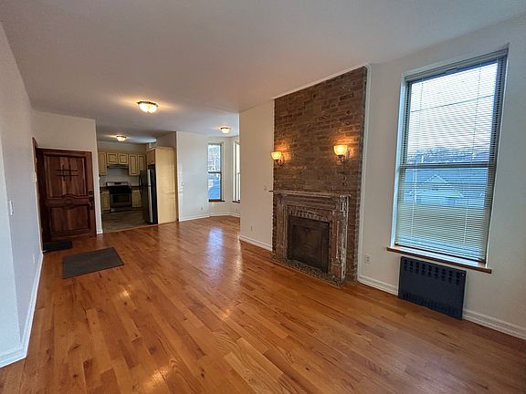4th image of 417 Westervelt Ave Unit 2