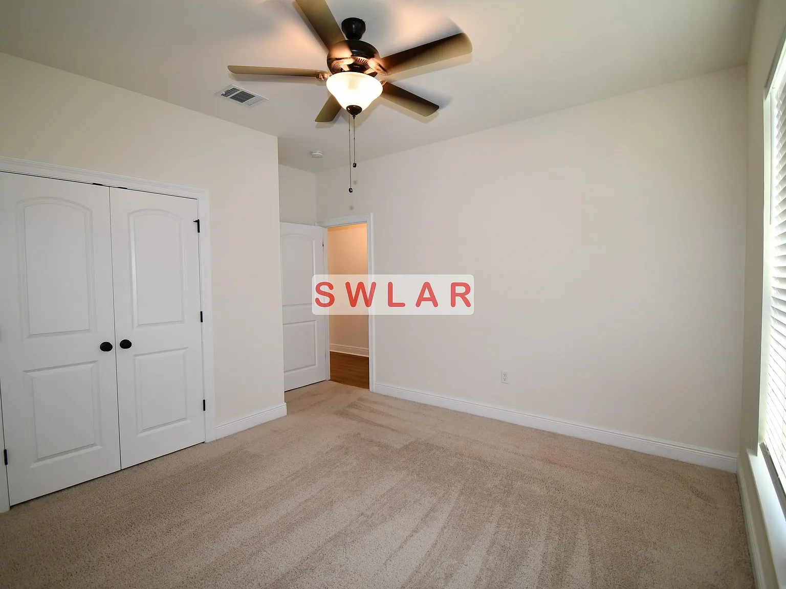 4 bed, 2.5 bath, 1851 sqft, $2,500 — Photo 3