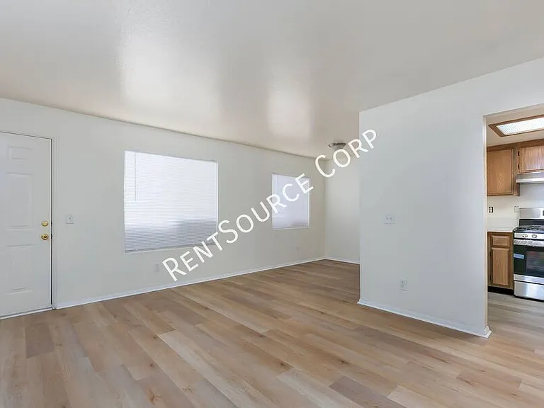 2910 B St #7 — Photo 4