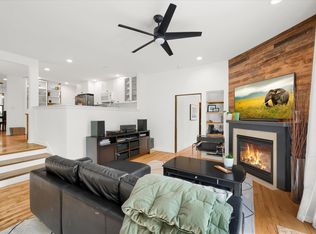 2039 Irene St, Roseville, MN 55113