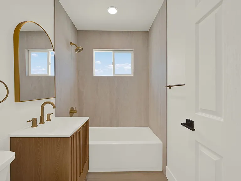 610 Military E #610 — Photo 10
