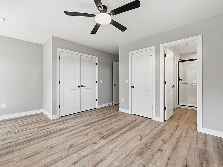 4728 Walworth Ave — Photo 26