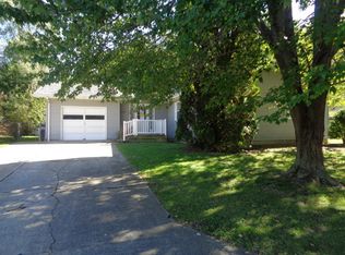 211 Alexander Dr, Rantoul, IL 61866