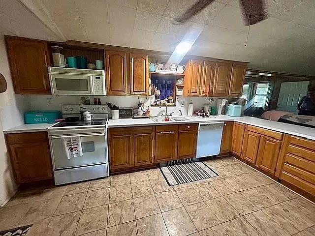 6335 Private Road 4030 — Photo 5
