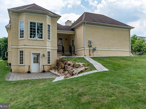 2nd image of 3610 Daylilly Way