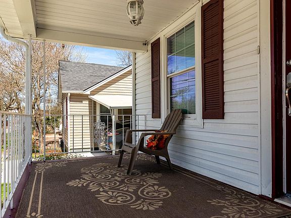 4th image of 3622 Lancaster Dr