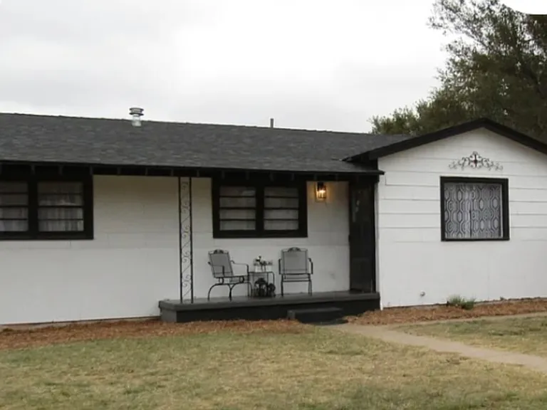 1208 Jackson St — Photo 1