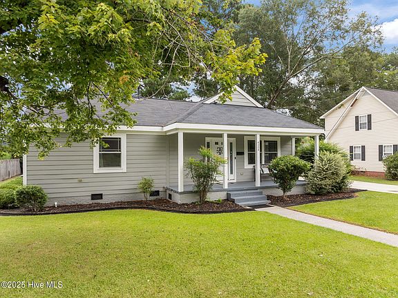 3rd image of 4008 Davis Circle