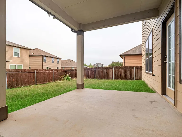 907 Solitude Dr — Photo 25