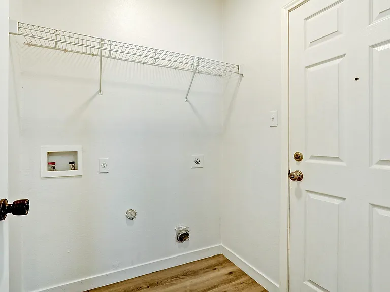 128 Almquist St — Photo 17