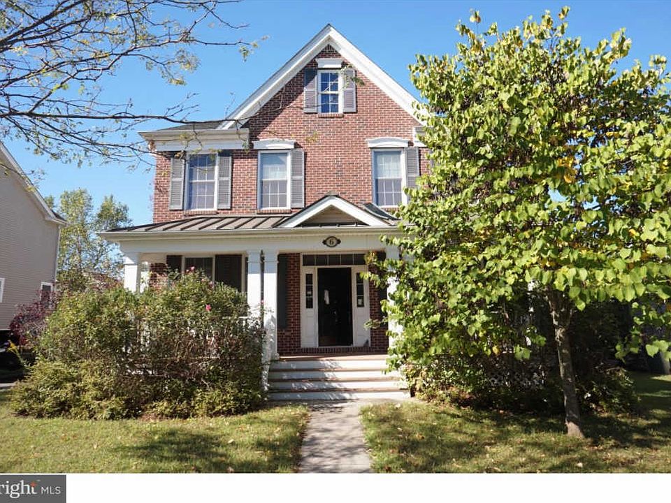 1st image of 6 Hutchinson Dr