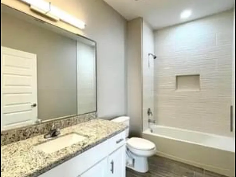 5204 S Dahlia St #2 — Photo 8