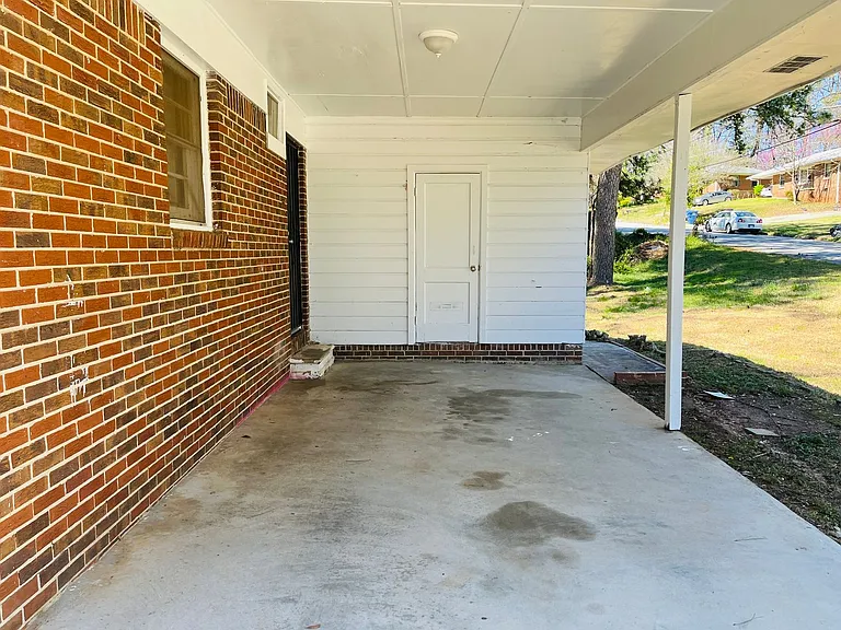 2673 Fairlane Dr SE — Photo 22
