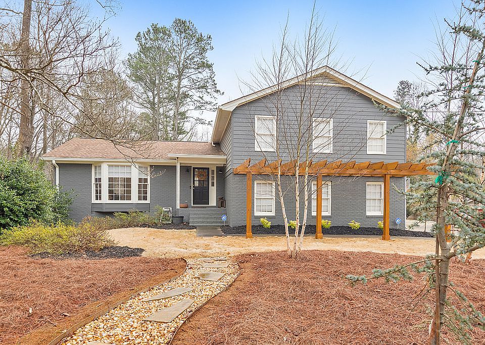 1st image of 1405 Woodcrest Dr