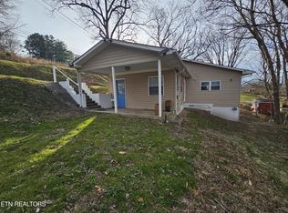 125 Dexter Dr, Ewing, VA 24248