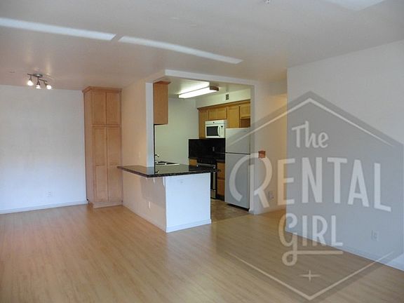 4th image of 15455 Sherman Way APT 2