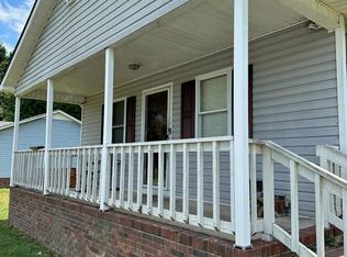 1017 College Blvd, Dallas, NC 28034