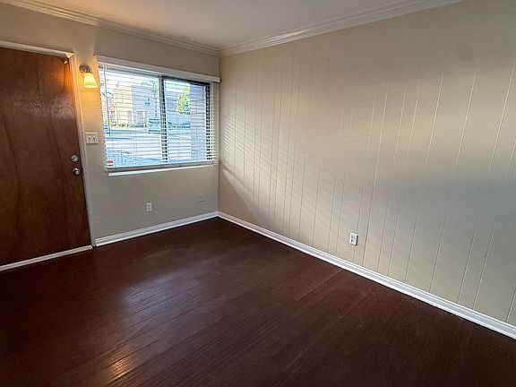 5th image of 3151-3169 N Park Way #3159