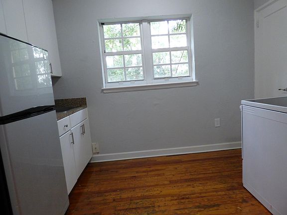 5th image of 1035 Pennsylvania Ave APT 10