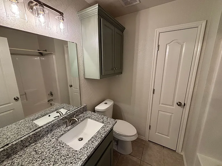 912 Cavecreek St — Photo 12
