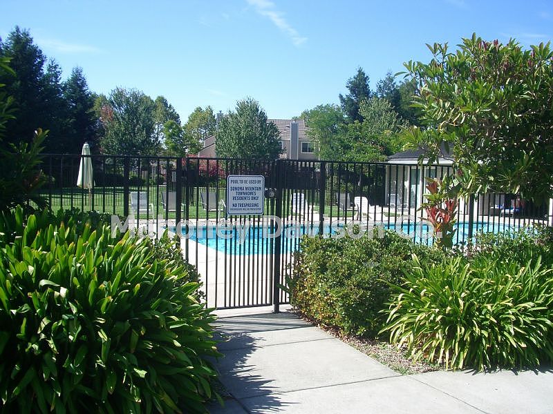 2nd image of 834 Chardonnay Cir